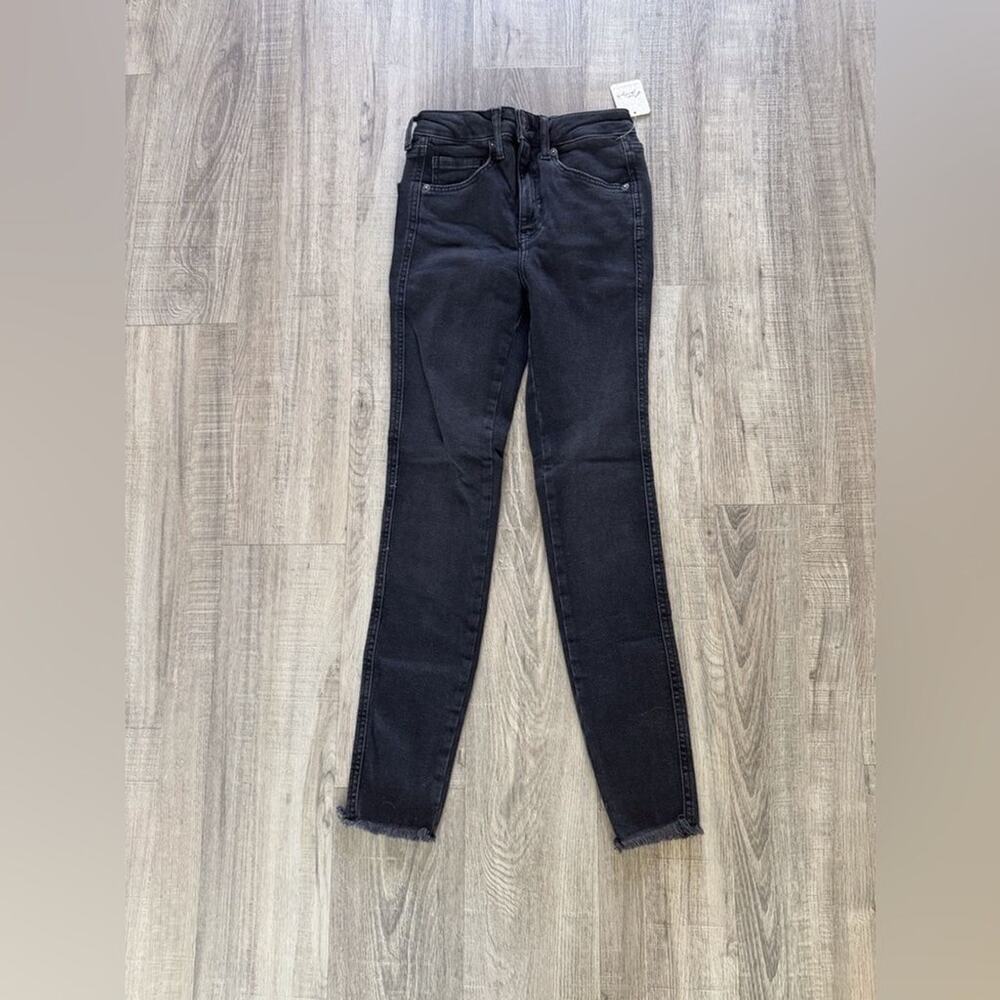 Free People We The Free Black High Rise Skinny Jeans NWT 25 - Picture 2 of 3